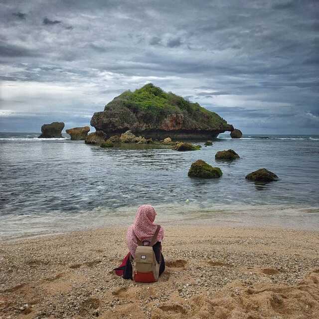 pantai sundak